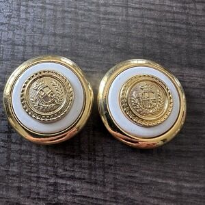 Vintage Liz Claiborne White Gold‎ Rim Heraldic Coat Of Arms Buttons Set Of 2